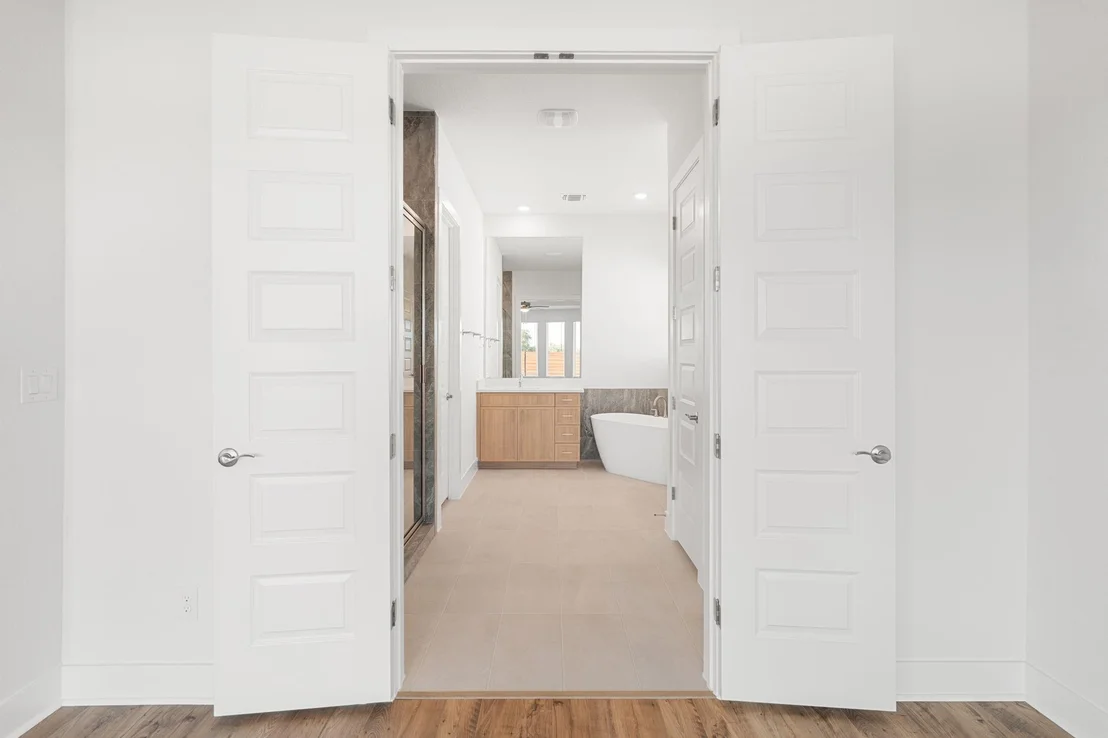 Photo of 2212 Tobiano TRCE