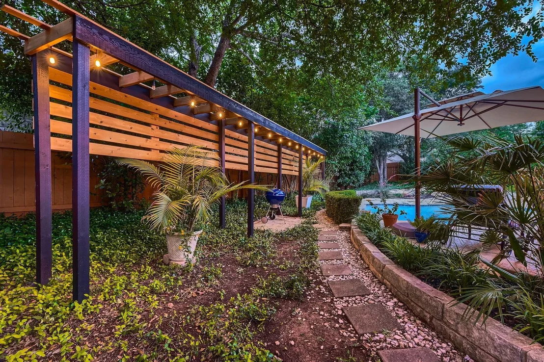 Photo of 2917 Perceval LN