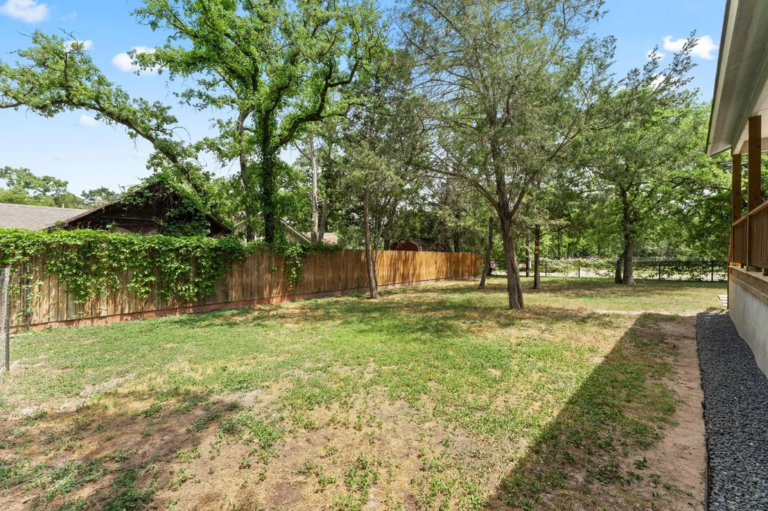 Photo of 120 Meadowood DR