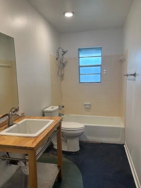 Photo of 100 E Lisa DR