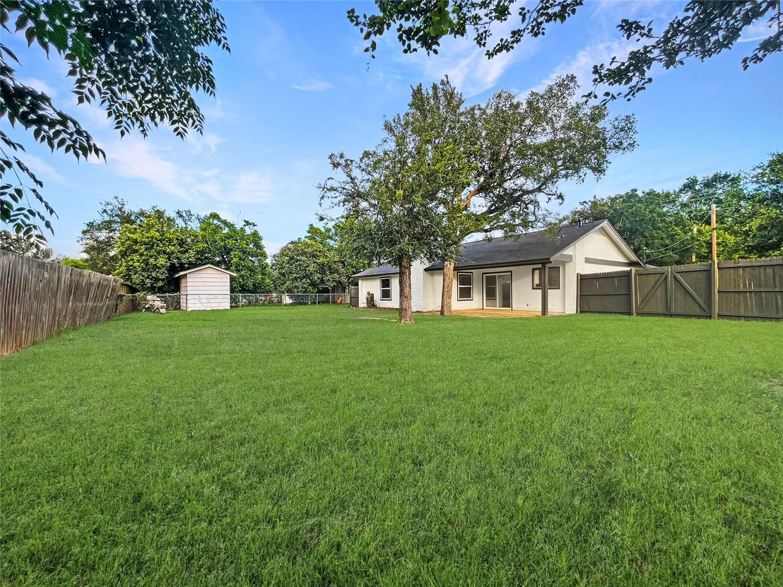 Photo of 313 Golden Oaks DR