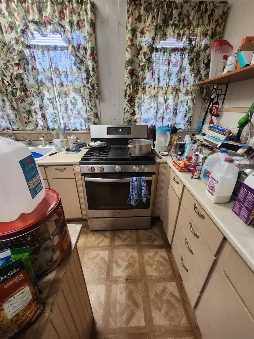 Photo of 502 W 4th ST