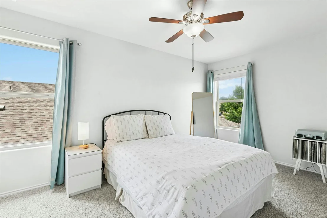 Photo of 390 Fletcher BND