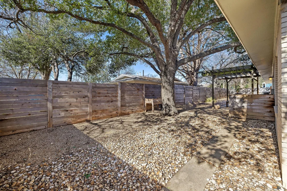 Photo of 1802 Hutto RD