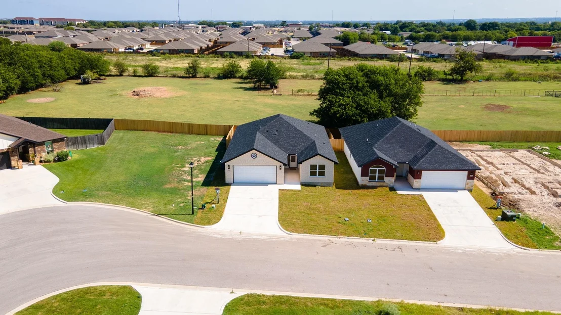 Photo of 2115 Blackhawk LOOP