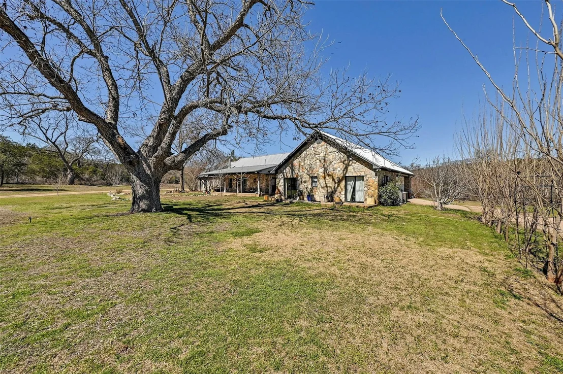 Photo of 915 County Road 404