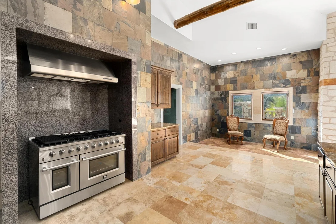 Photo of 340 Barton Ranch RD
