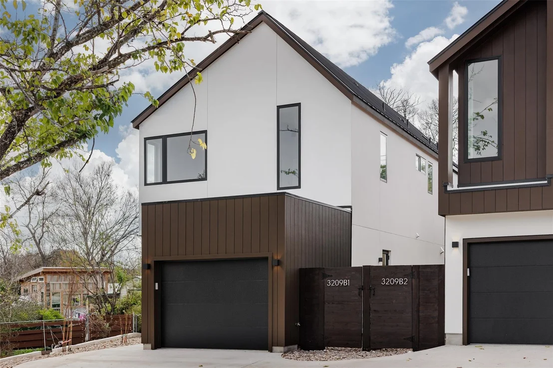Photo of Unit 1 at 3209 Dolphin DR