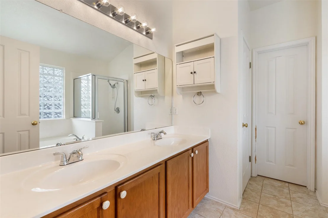 Photo of 407 N Lori CIR