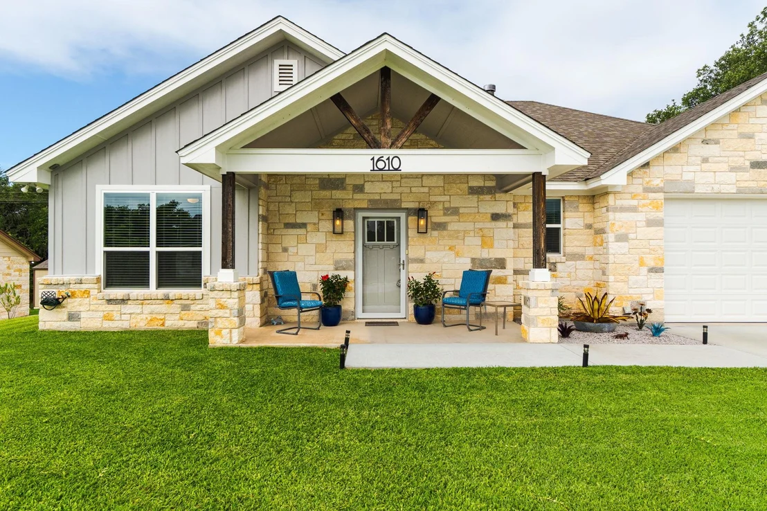 Photo of 1610 Badger LN