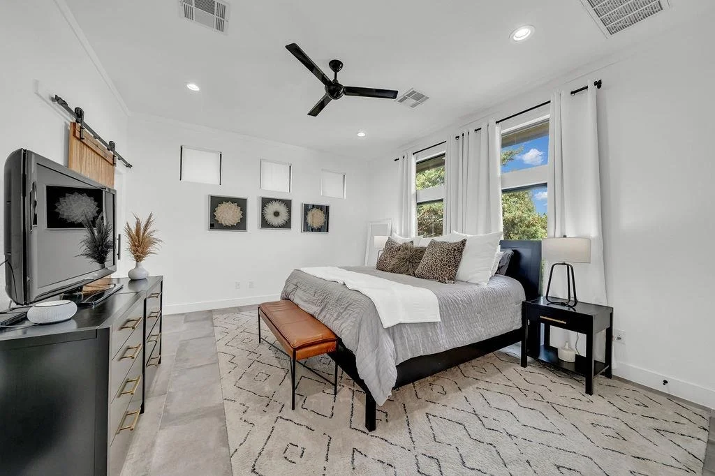 Photo of 1450 Hawthorne LOOP