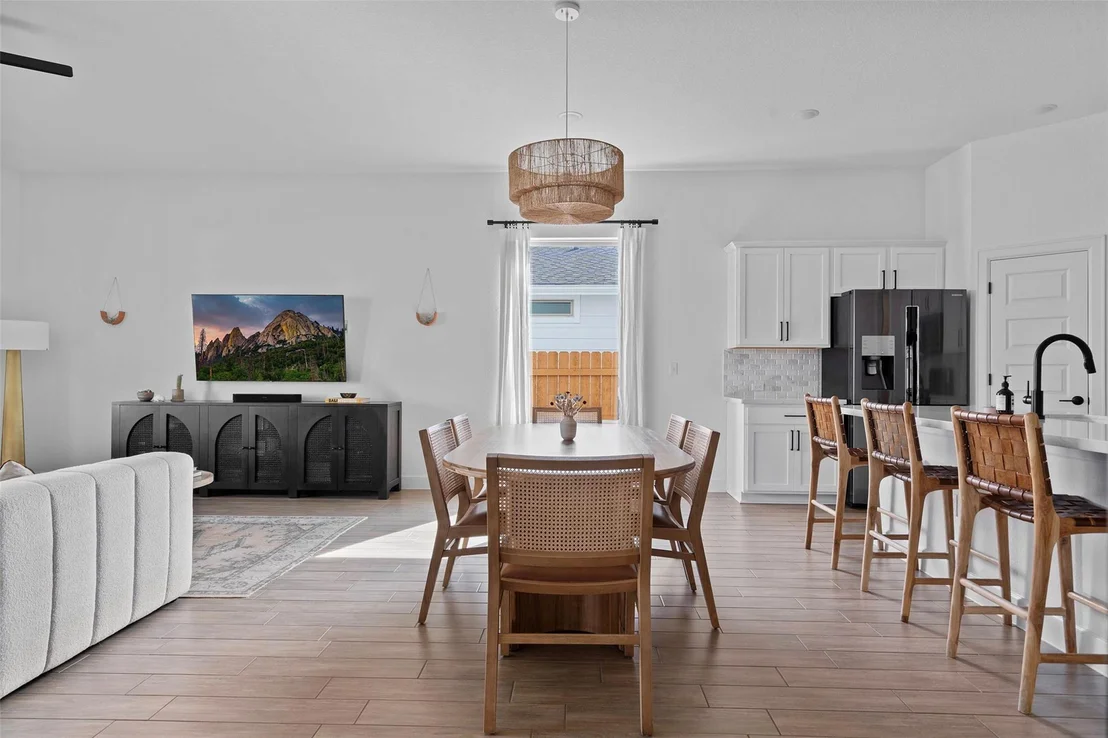 Photo of 8208 Silhouette ST