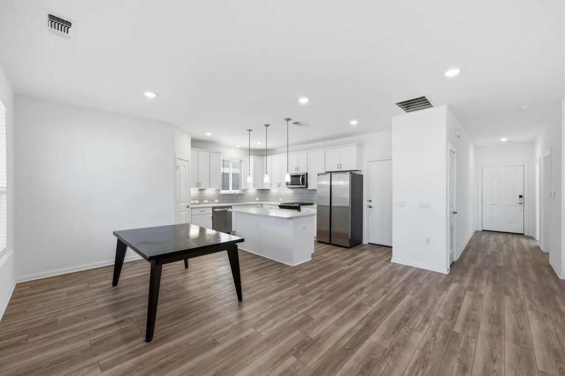 Photo of 5408 Mars LN