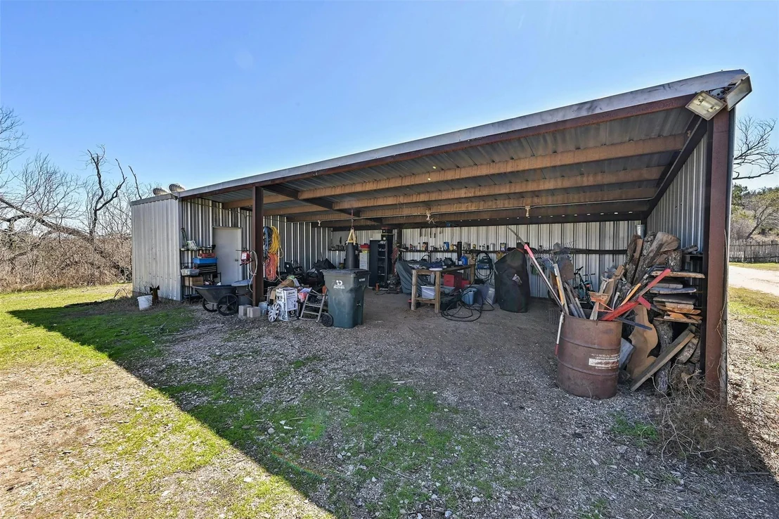 Photo of 915 County Road 404