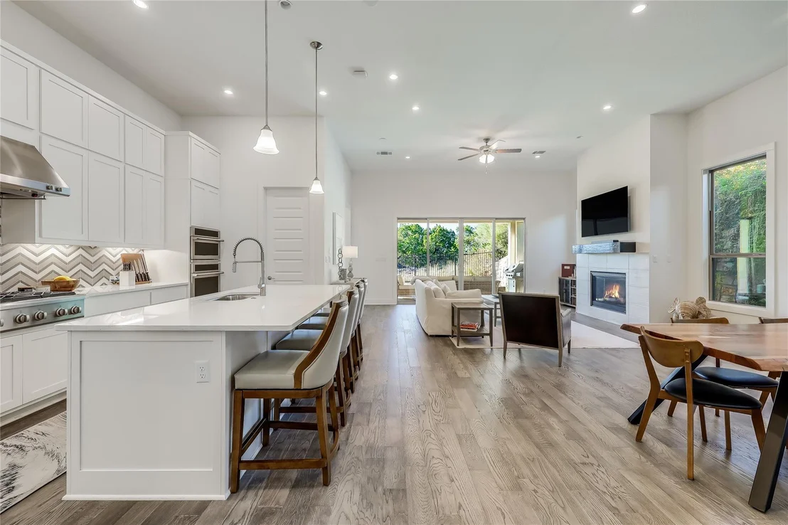 Photo of 4300 Flameleaf Sumac DR