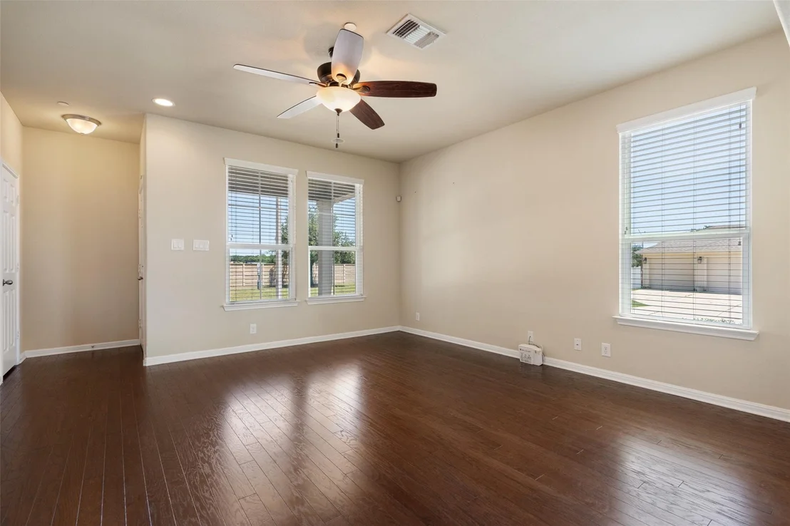 Photo of 1046 Lost Pines LN