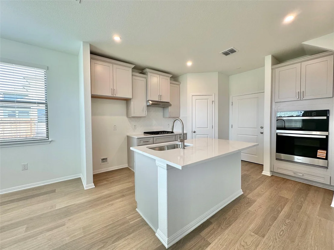 Photo of 295 Young ST