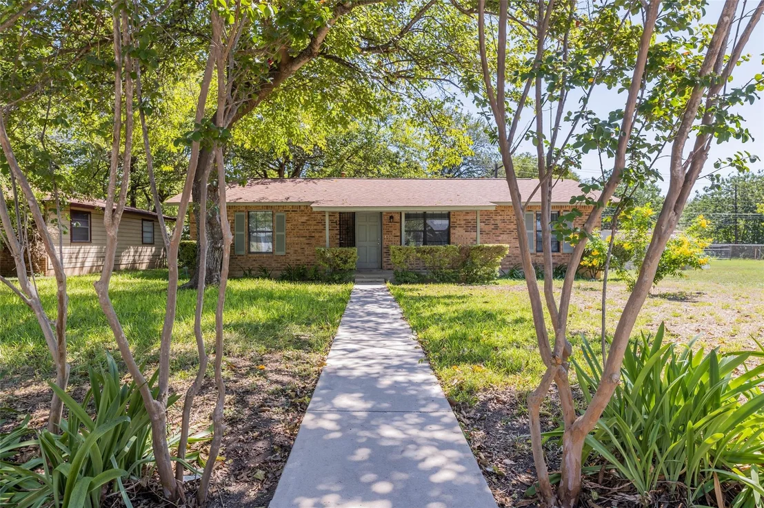 Photo of 1204 Barbara DR