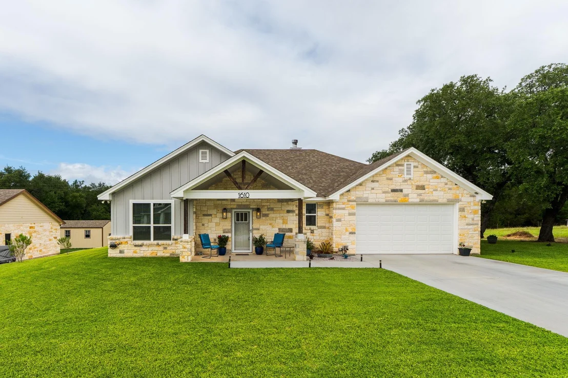 Photo of 1610 Badger LN