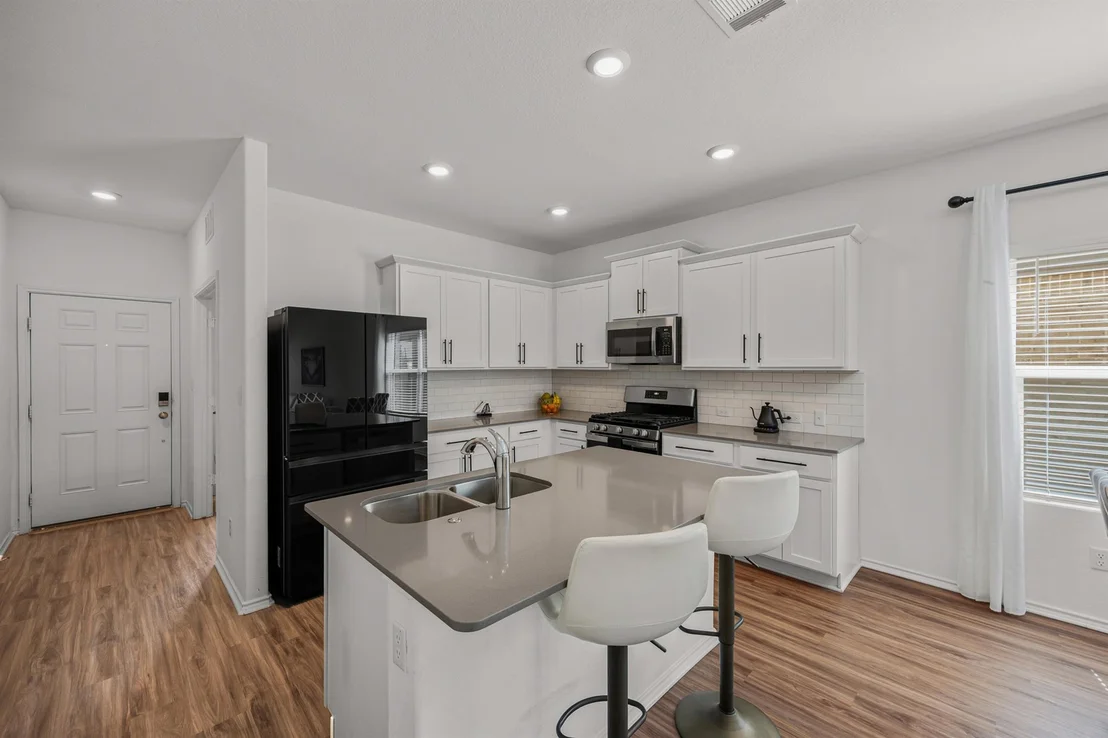 Photo of 432 Wolf Springs RD