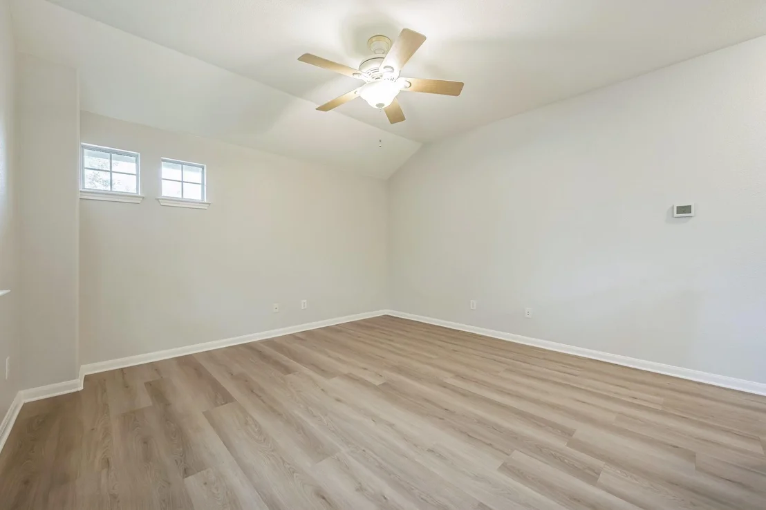 Photo of 112 McBride LN