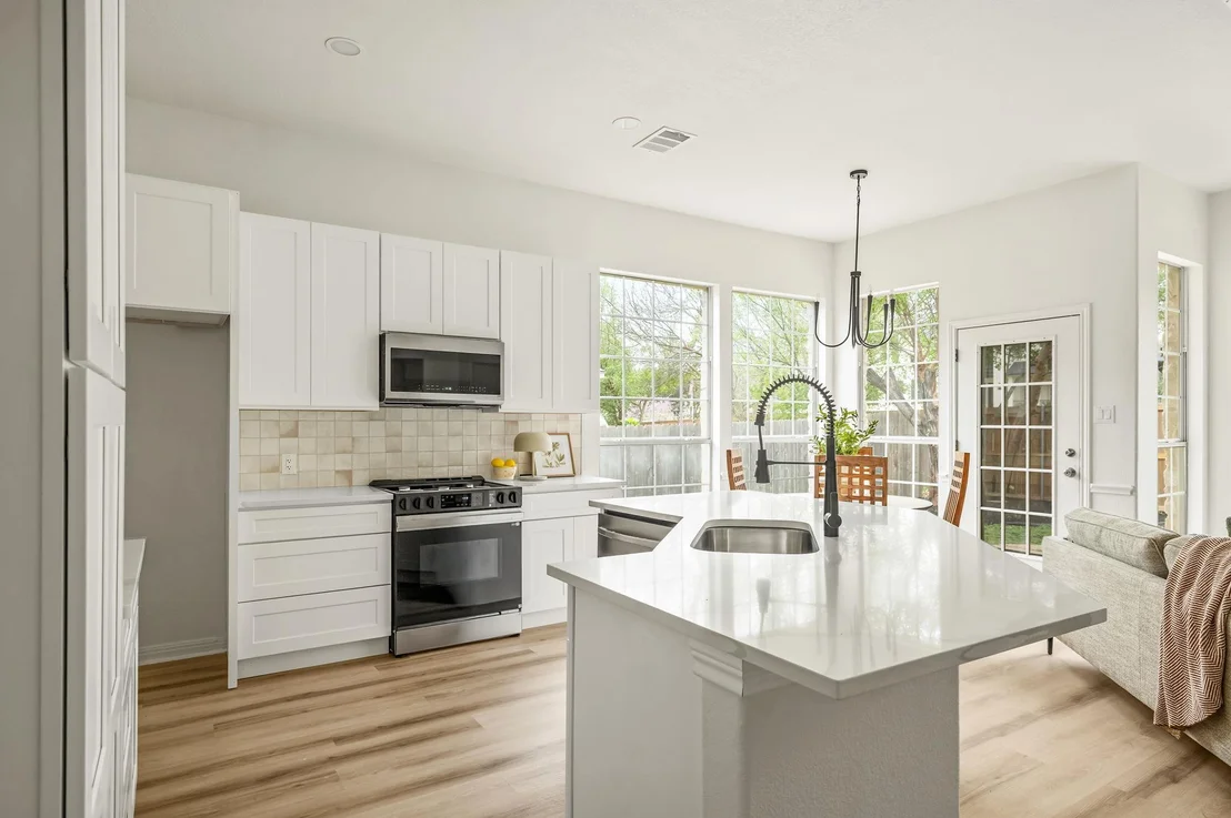Photo of 4015 Sable Oaks DR
