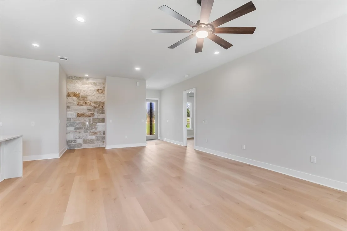 Photo of 115 Draper LN