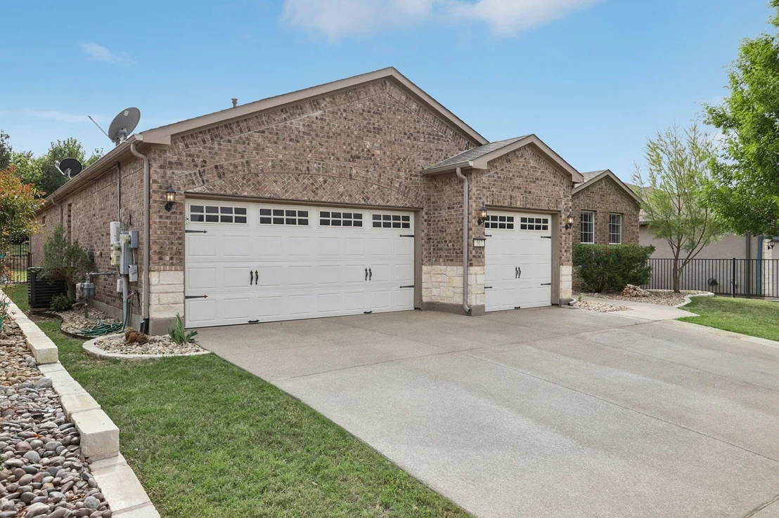 Photo of 507 Davis Mountain CIR