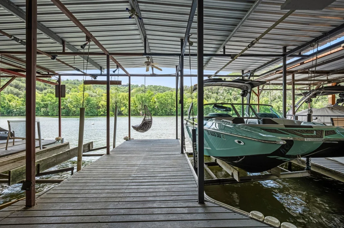 Photo of Unit 8 at 12417 River BND