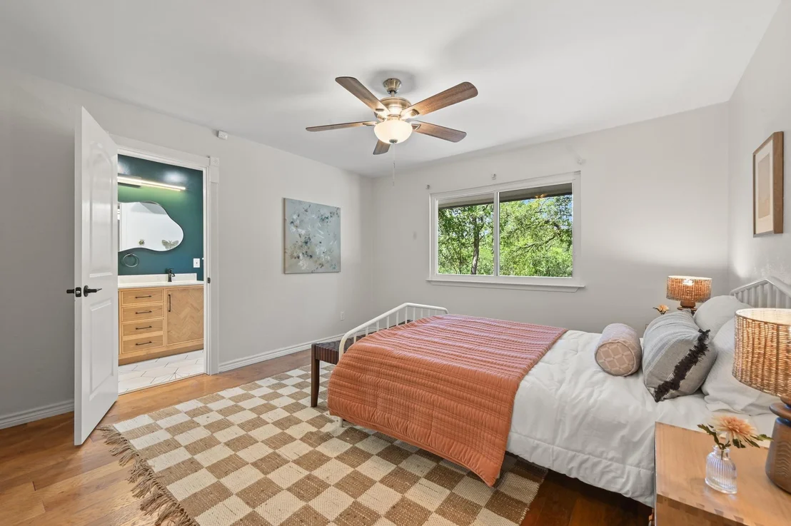 Photo of 5300 Suburban DR