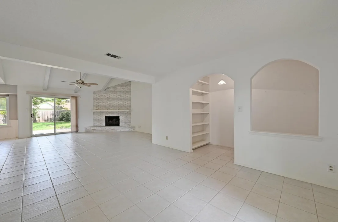 Photo of 2006 Southern Oaks DR