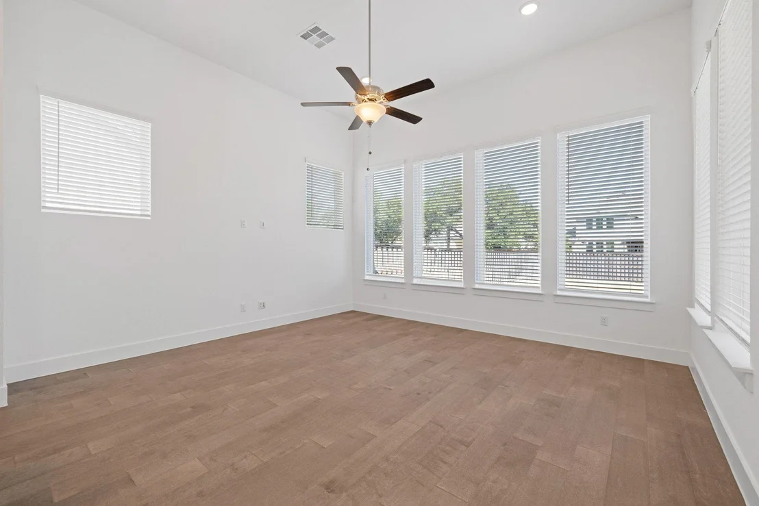 Photo of 1413 Kneehigh LN