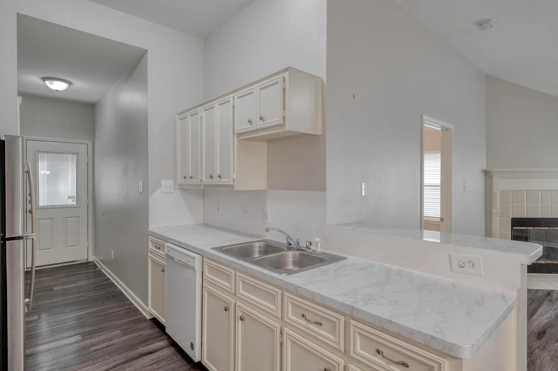 Photo of 2155 Redwing WAY