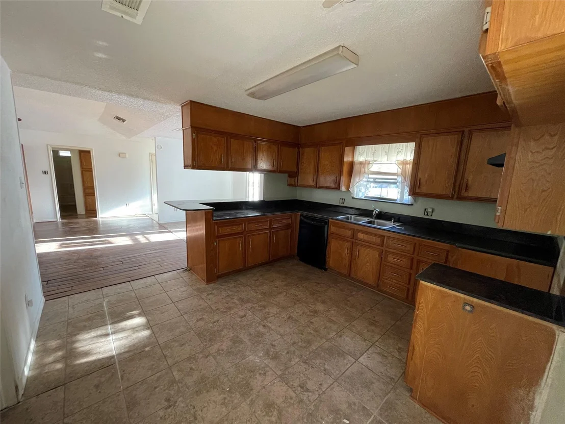 Photo of 401 Highridge CV