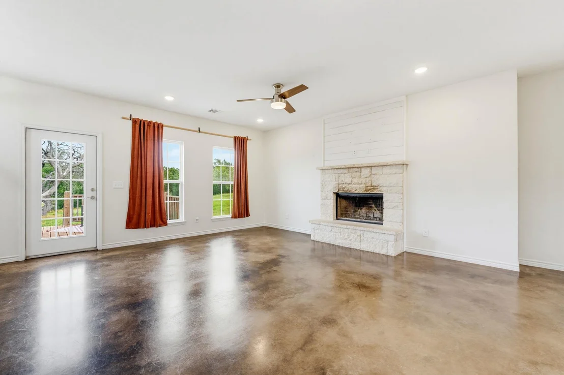 Photo of 1110 County Road 1045