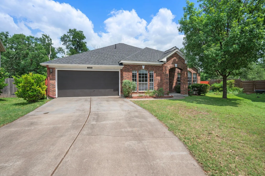 Photo of 3208 Sycamore CV