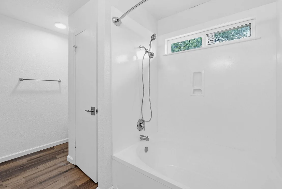Photo of 114 Loryn DR