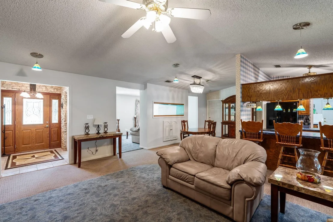 Photo of 651 High Low DR