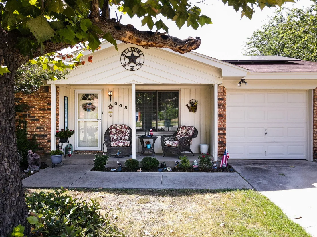 Photo of 908 Marilyn DR