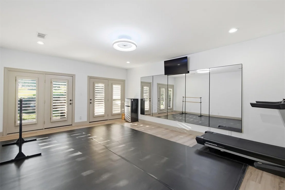 Photo of 108 Crest View DR