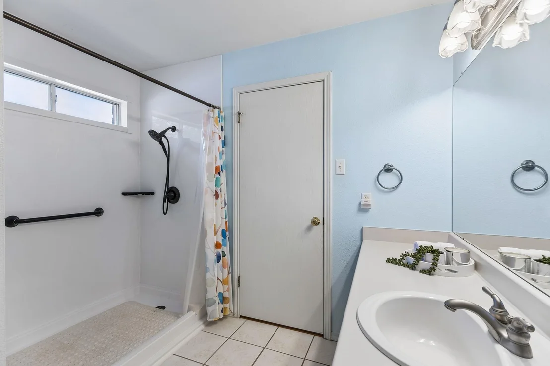 Photo of 100 Devons CV