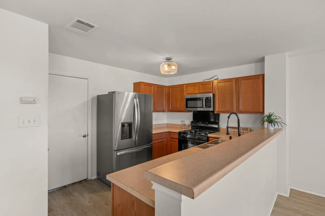 Photo of 1189 Shadow Creek BLVD