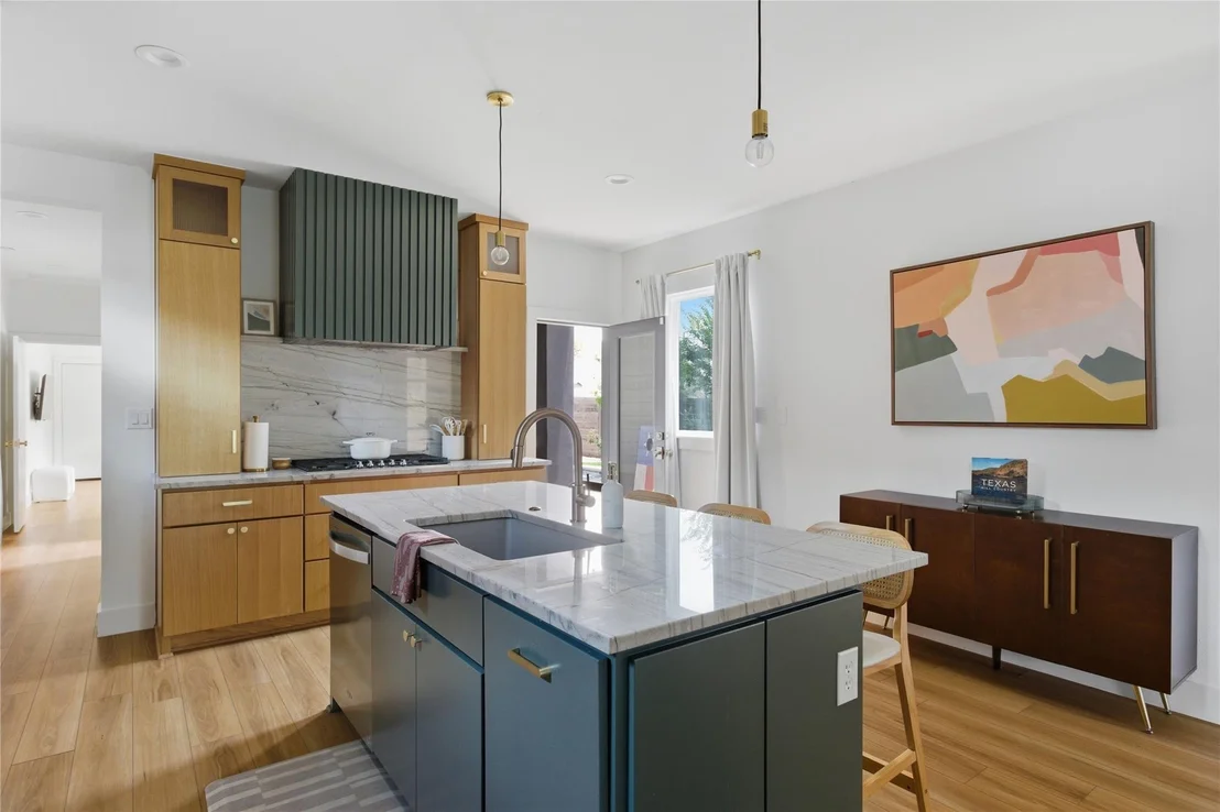 Photo of 1001 Scenic DR