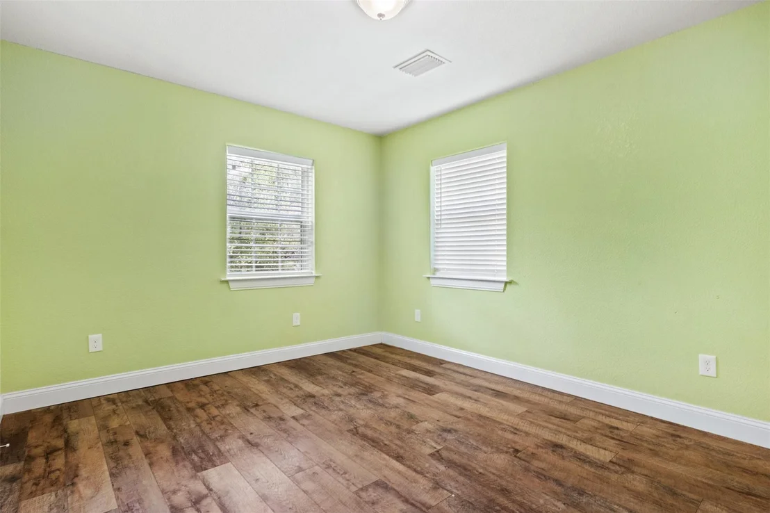 Photo of 275 Woodruff RD