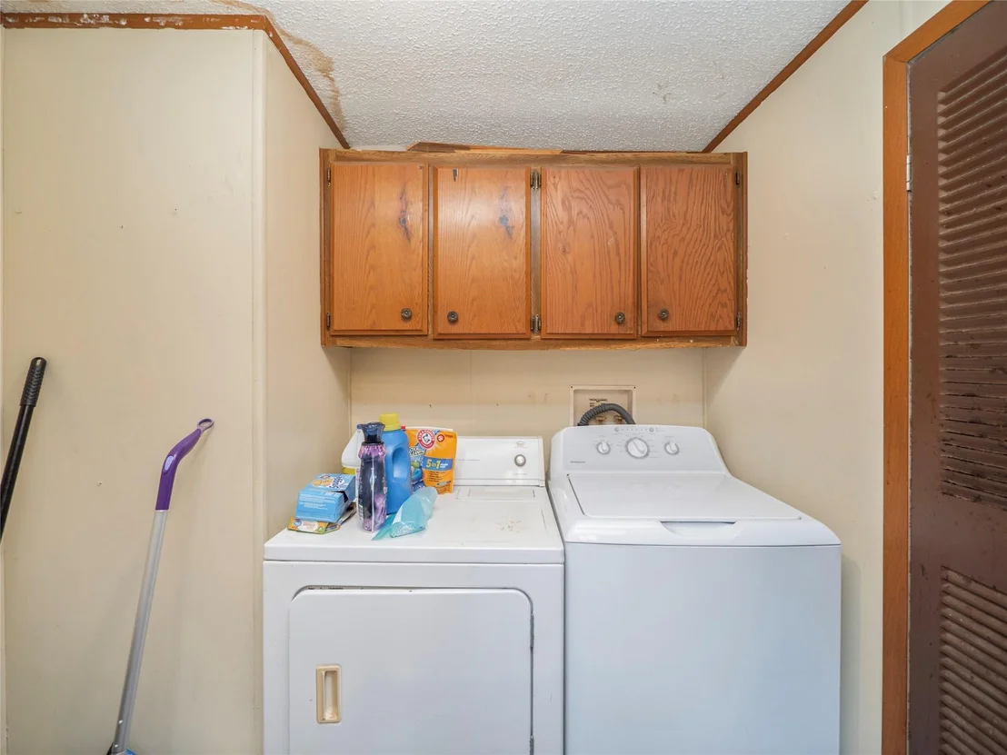 Photo of 1126 Apache DR