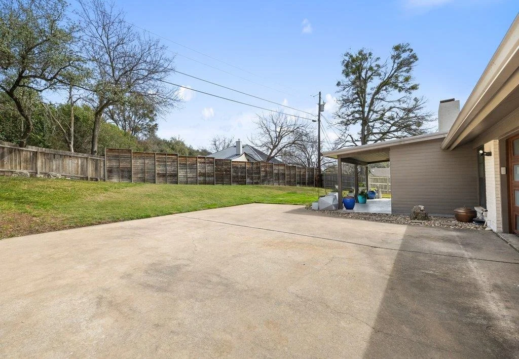 Photo of 9421 Spring Hollow DR