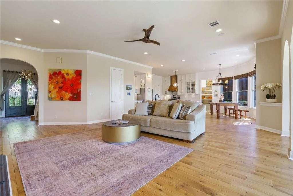 Photo of 4100 Love Bird LN