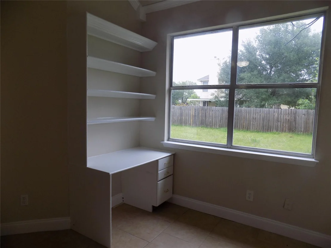 Photo of 301 THUNDERBAY DR