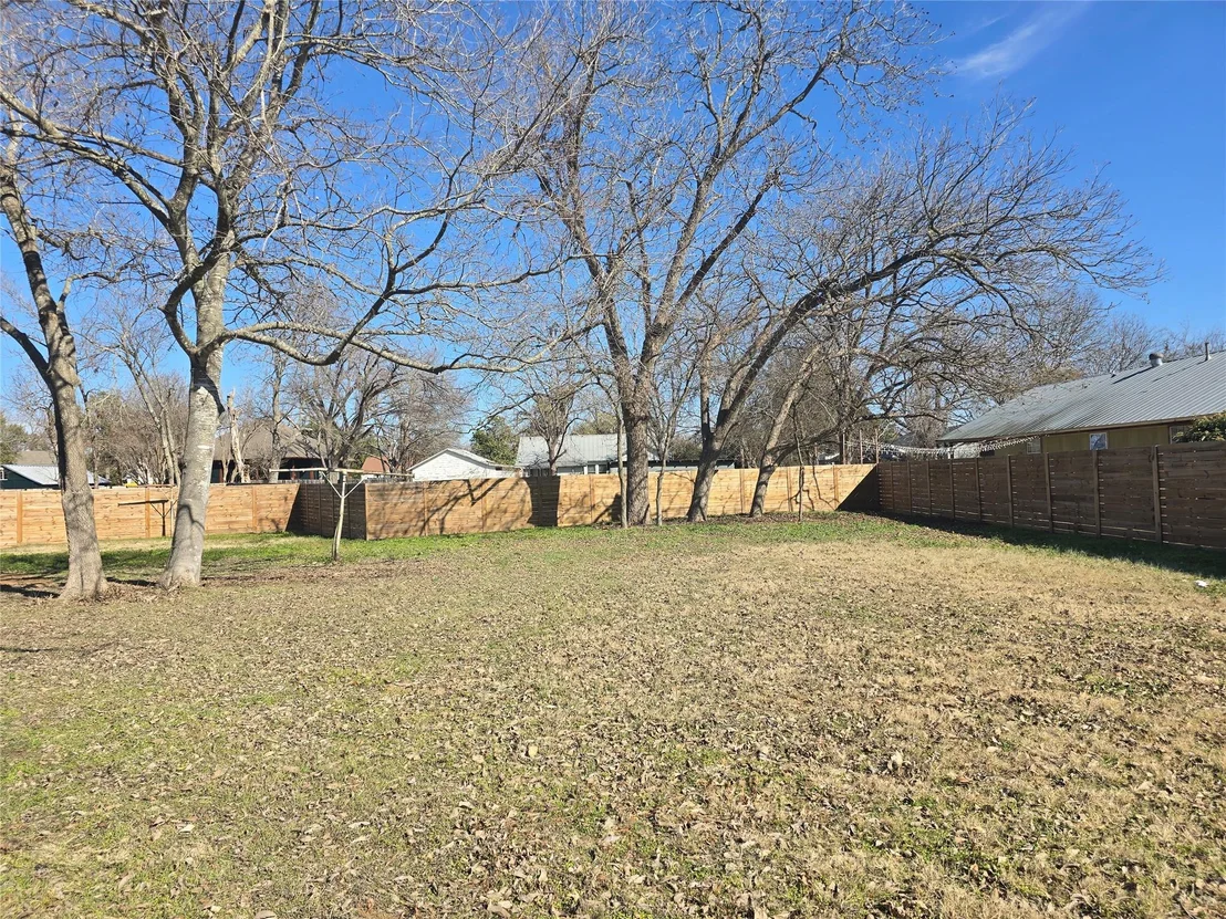 Photo of 305 Lexington RD