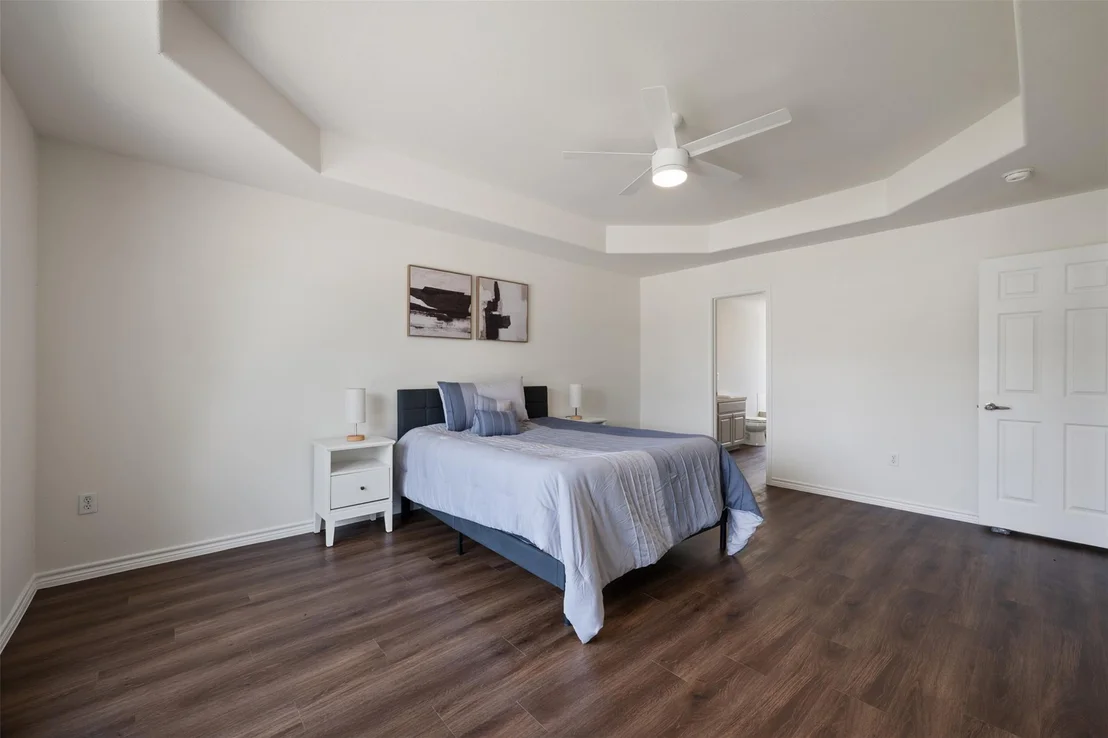 Photo of 104 Live Oak CIR